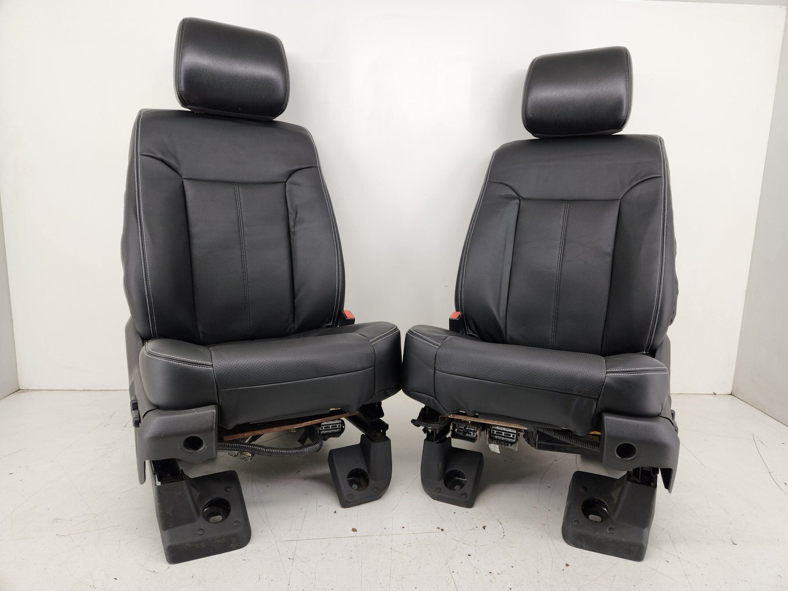 Second image of Ford Lariat Power Heated Cooled Bucket Seats (2011-2016) Black