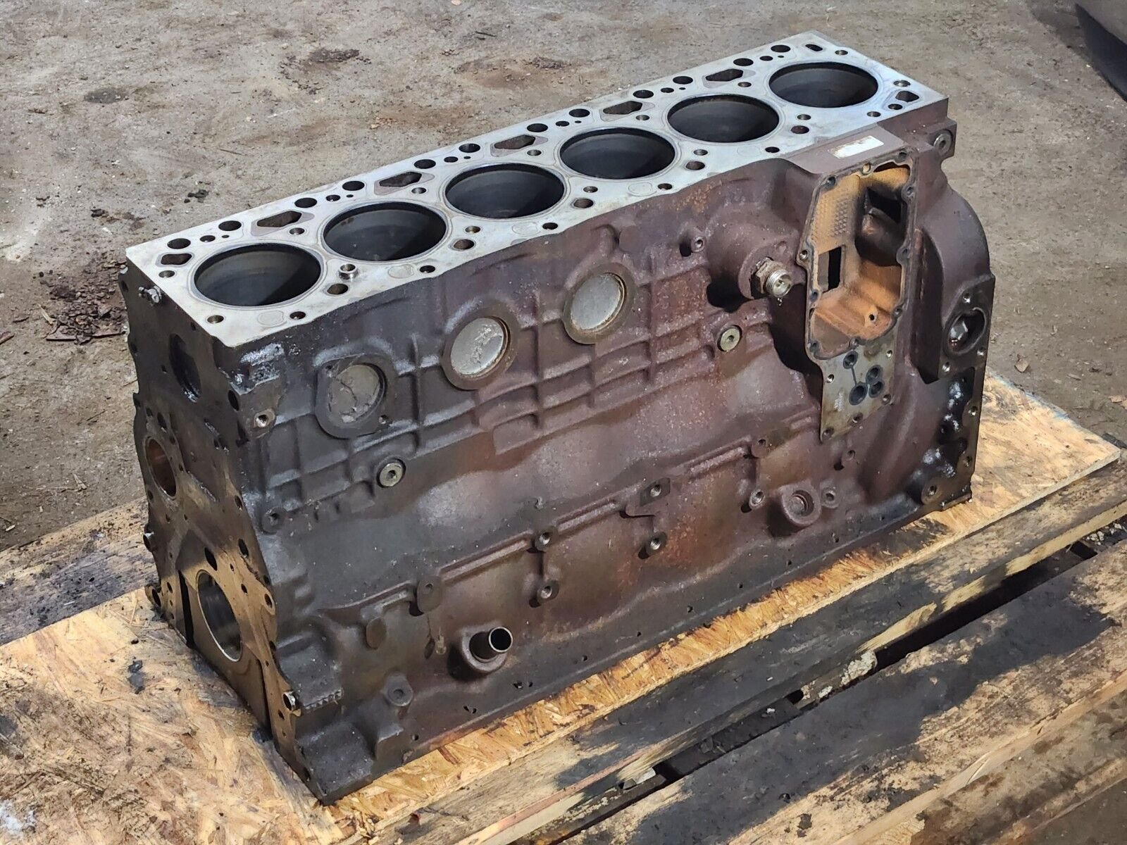 2003-2004 Dodge Cummins ISB 5.9L 24-Valve Common Rail Diesel Engine Block