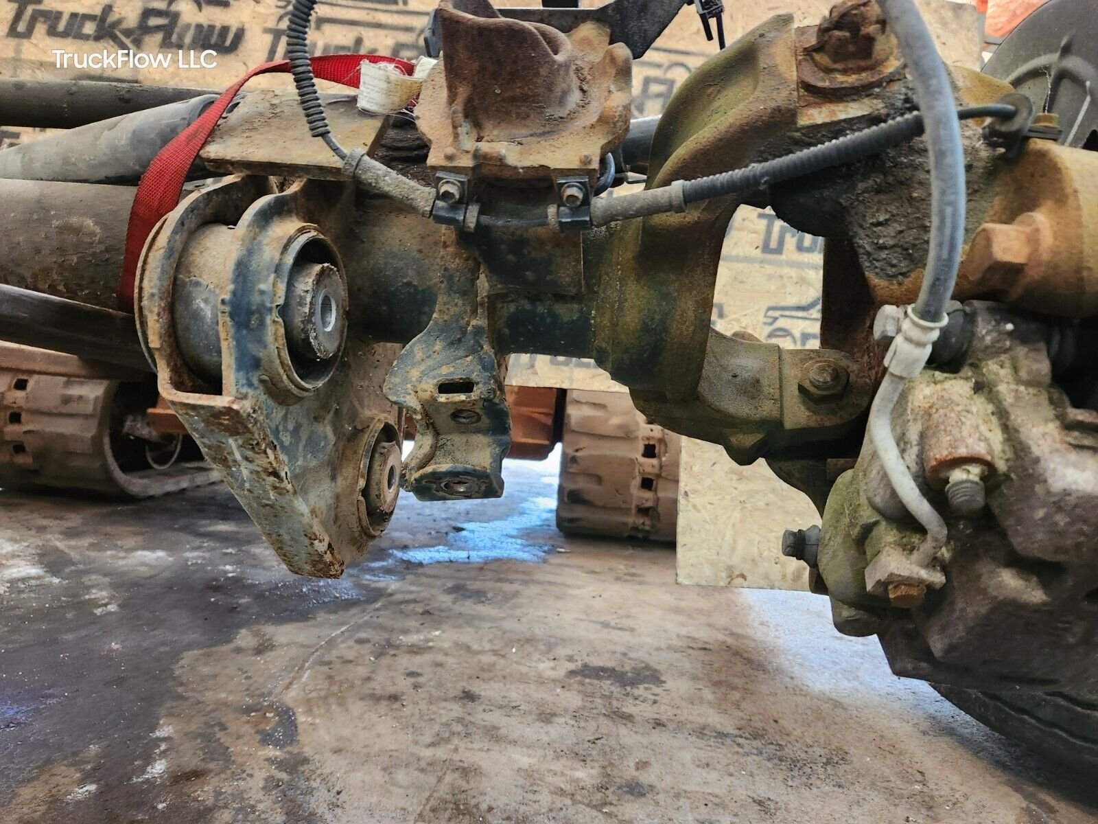 Second image of 2008-2010 Ford F450 F550 2WD Front Axle Assembly Mono Beam