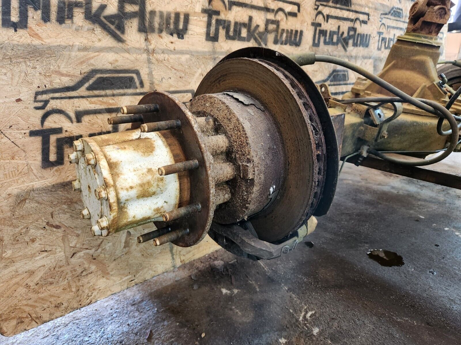 Second image of Dana S110 DRW Rear Axle Assy 4.30 Ratio 2005-2016 Ford Super Duty F450 F550 10 Lug