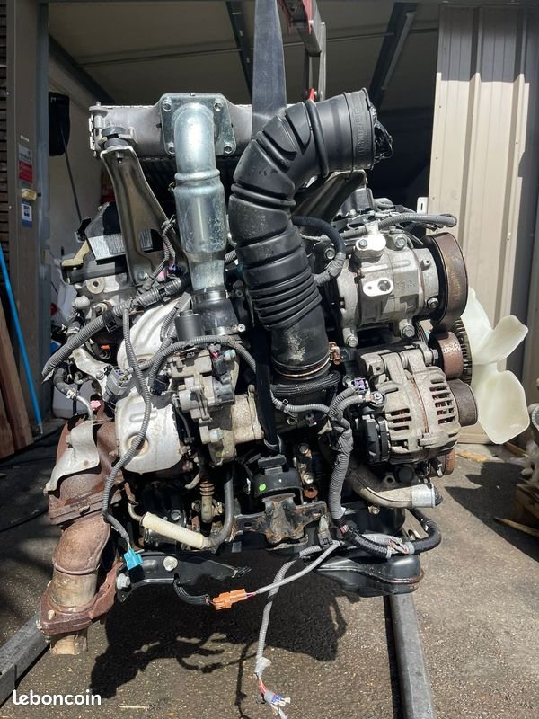 Second image of Toyota Hilux 2KD-FTV 2.5 D-4D 144HP Diesel Engine