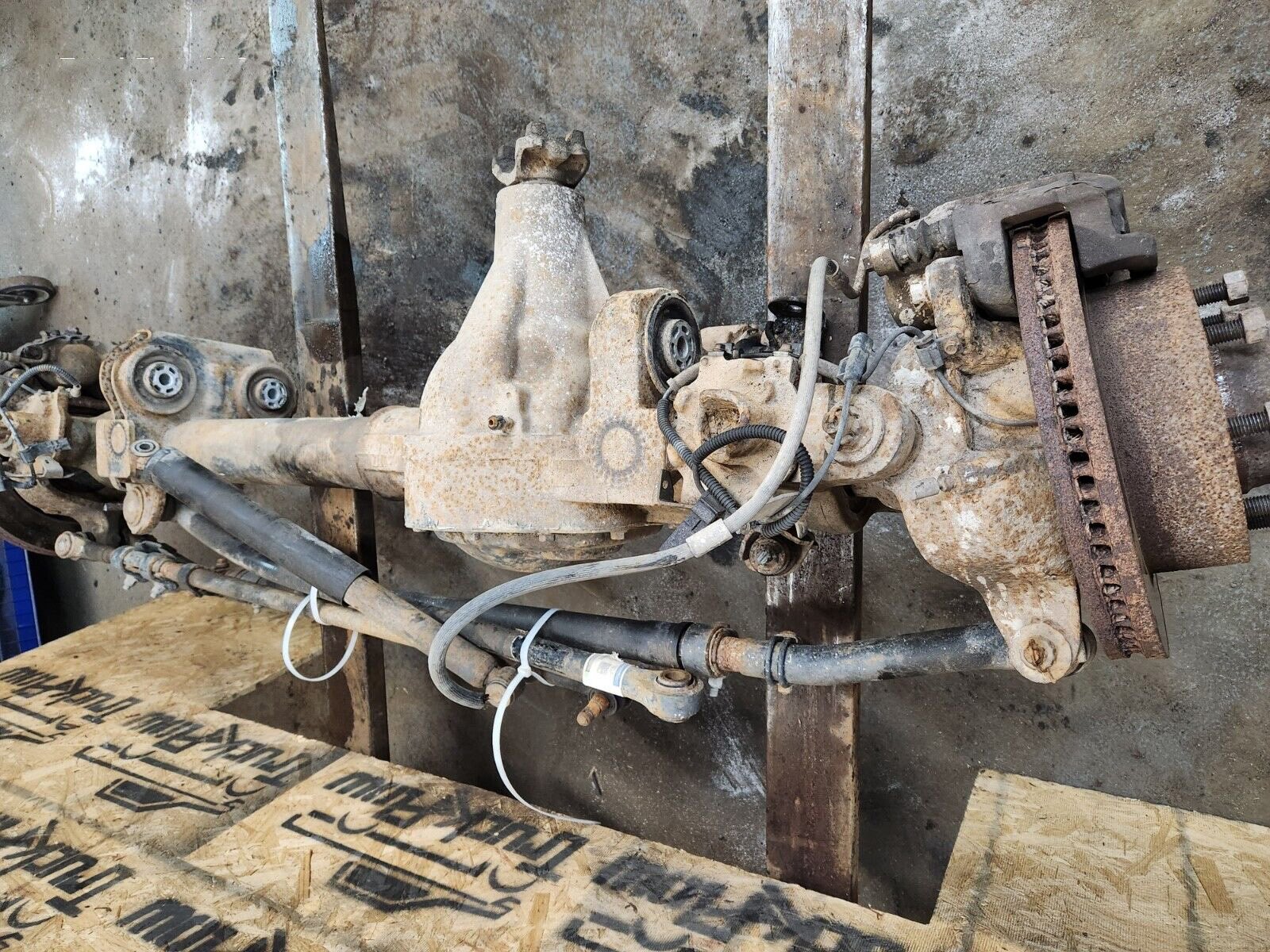 Second image of 2011-2012 Ford F350 Front Axle 4.10 Ratio, Dual Rear Wheel, Tested