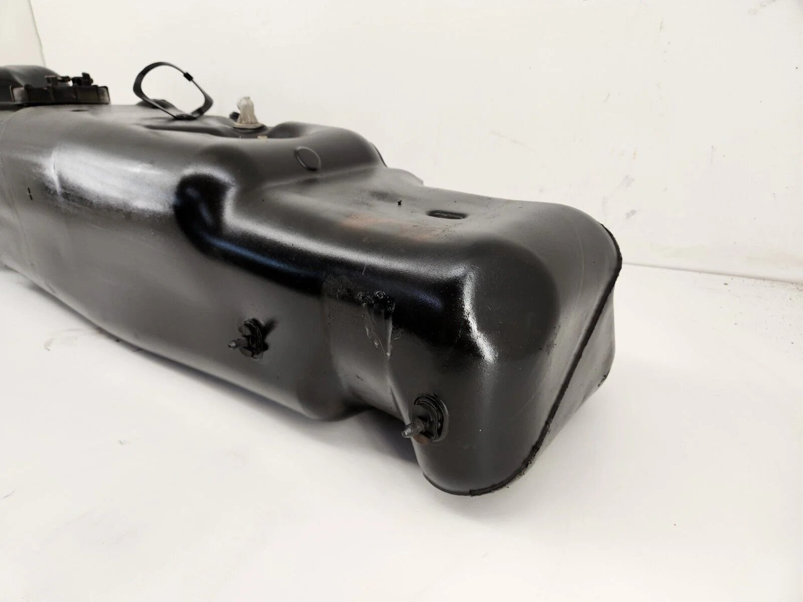 Second image of 2003-2004 Dodge Ram 2500 3500 Cummins Crew Cab Long Bed Diesel Fuel Tank, 35 Gallons, OEM 52102587AF