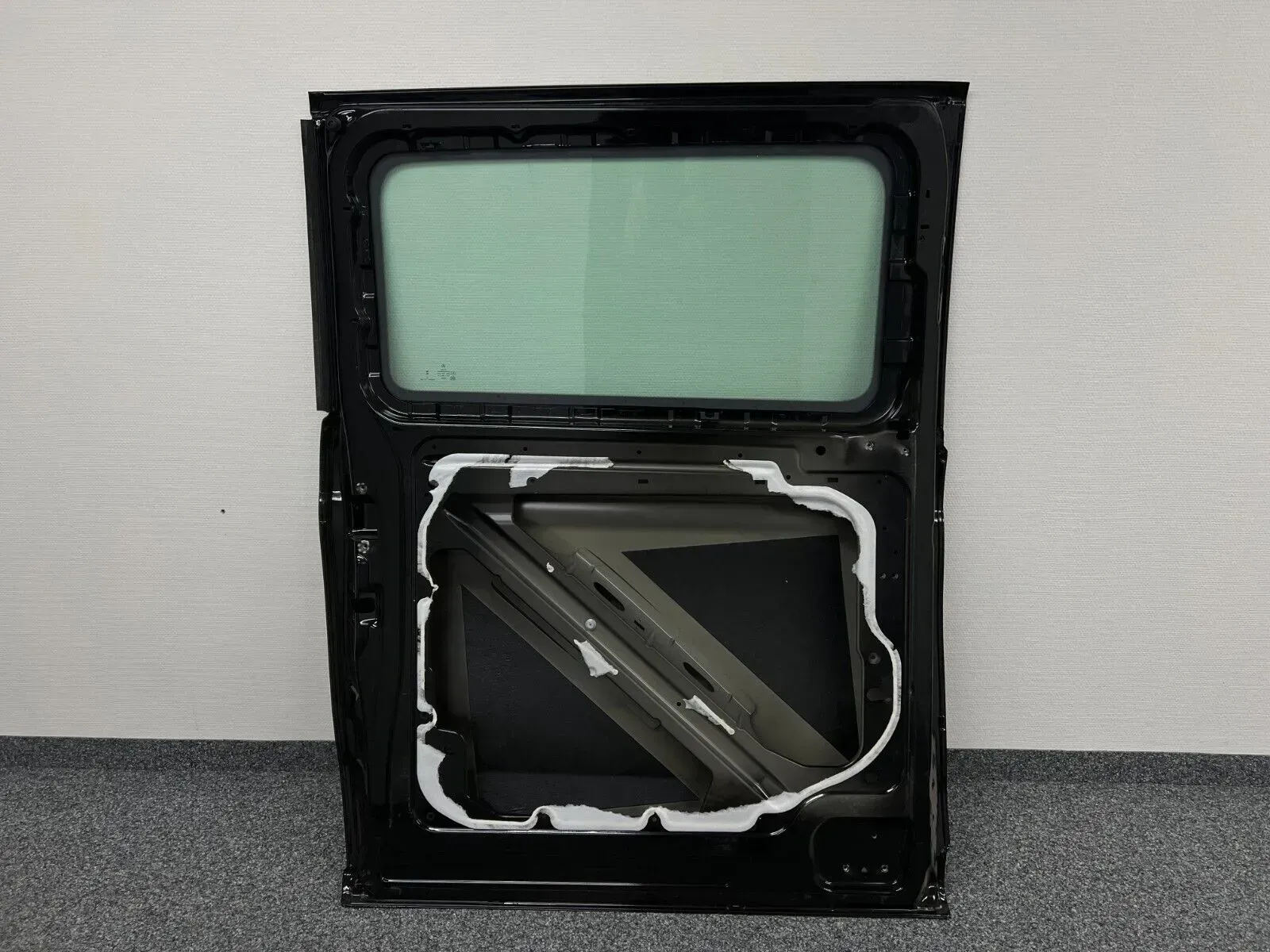 Second image of Mercedes V-Class/Vito W447 Left Sliding Door Black Metallic OEM