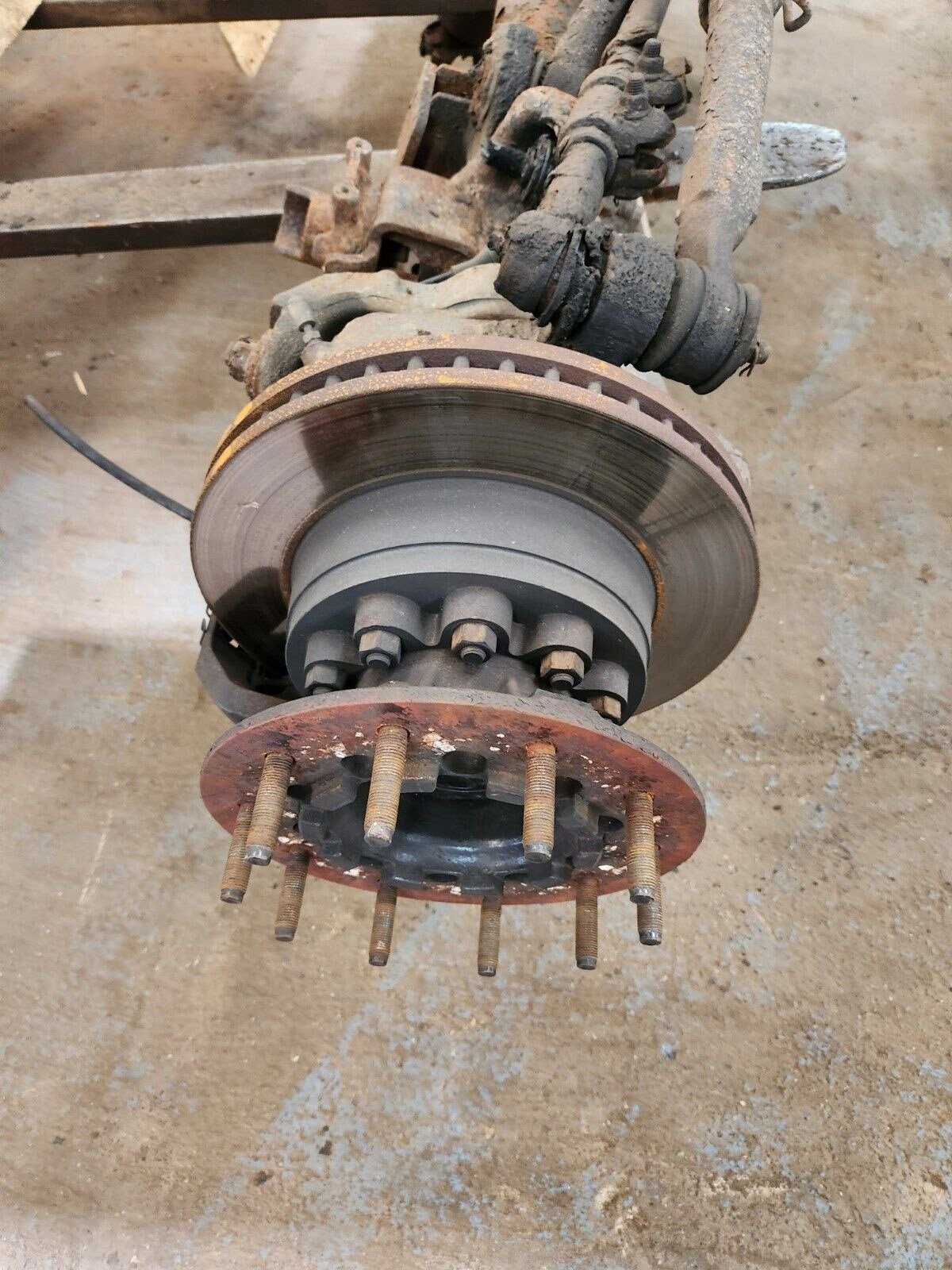 Second image of 2005-2007 Ford F450 F550 DRW Dana Super 60 Front Axle, 10 Lug, 4:88 Ratio, 68k Miles