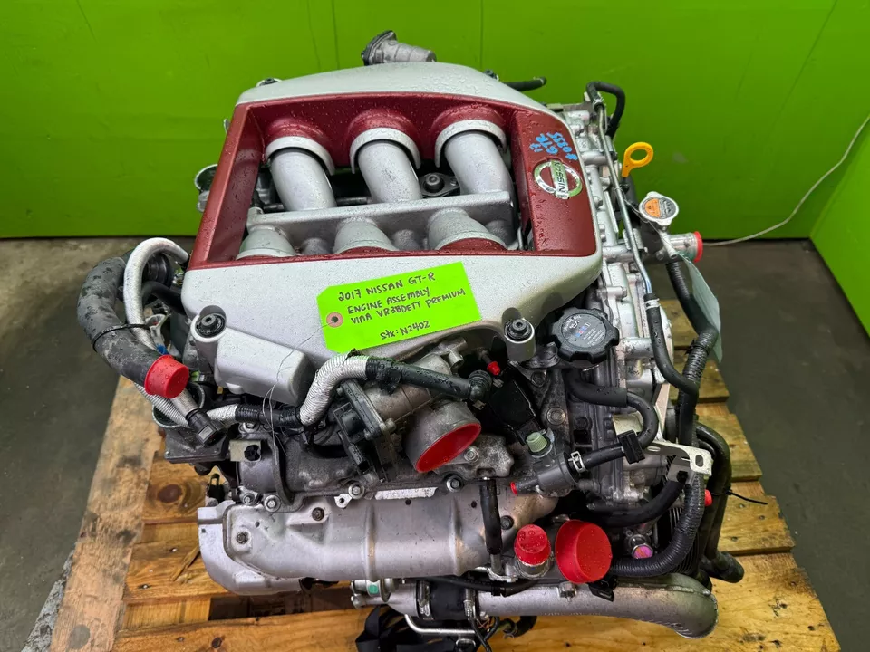 Second image of 2017 Nissan GT-R R35 VR38DETT 3.8L Twin Turbo V6 Engine | Complete Dropout
