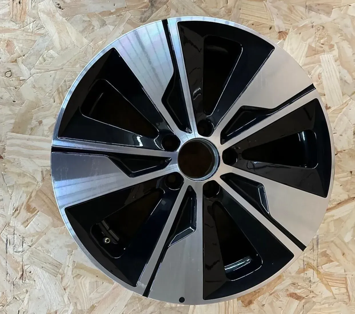 Second image of Mercedes V-Class/Vito W447 18" Alloy Rims Set A44740155007X23