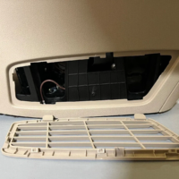 ORIGINAL-Mercedes-Benz-V-Class-refrigeratorcooling-compartmentcenter-console-beige-8.png