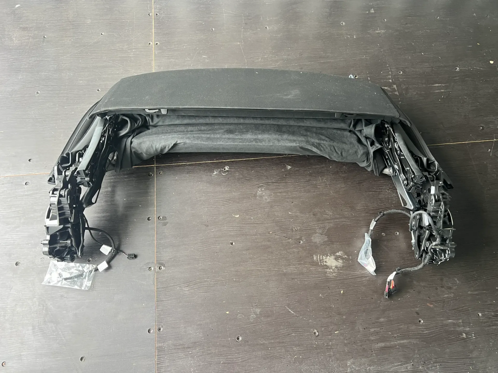 Second image of Mercedes SL63 AMG W232 Convertible Top A2327704500