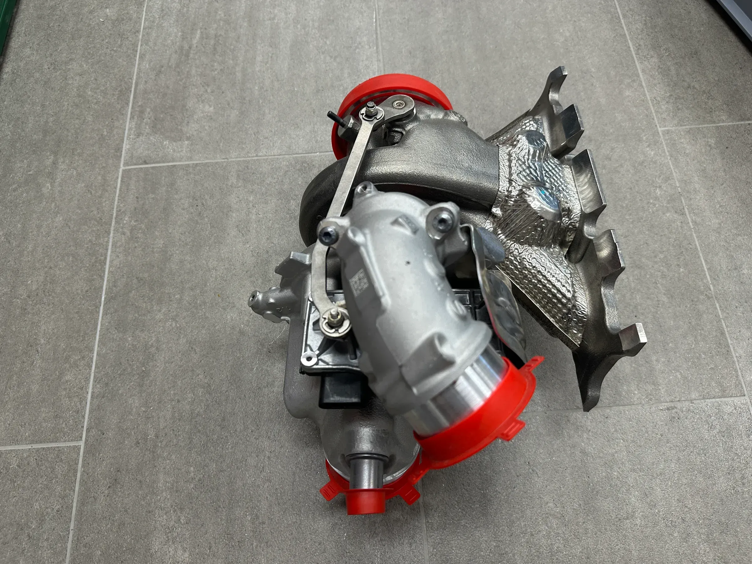 Second image of Mercedes Turbocharger A2540905100 OEM
