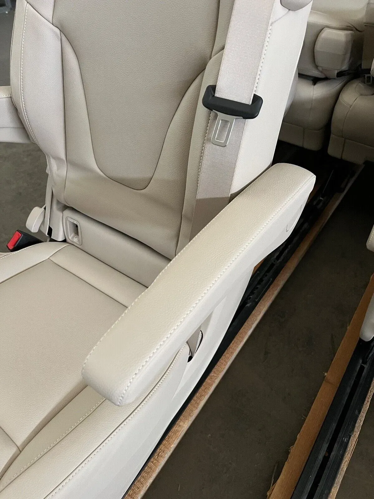 Second image of Mercedes-Benz W447/W448 V-Class/Vito Beige Artificial Leather Single Seat NEW