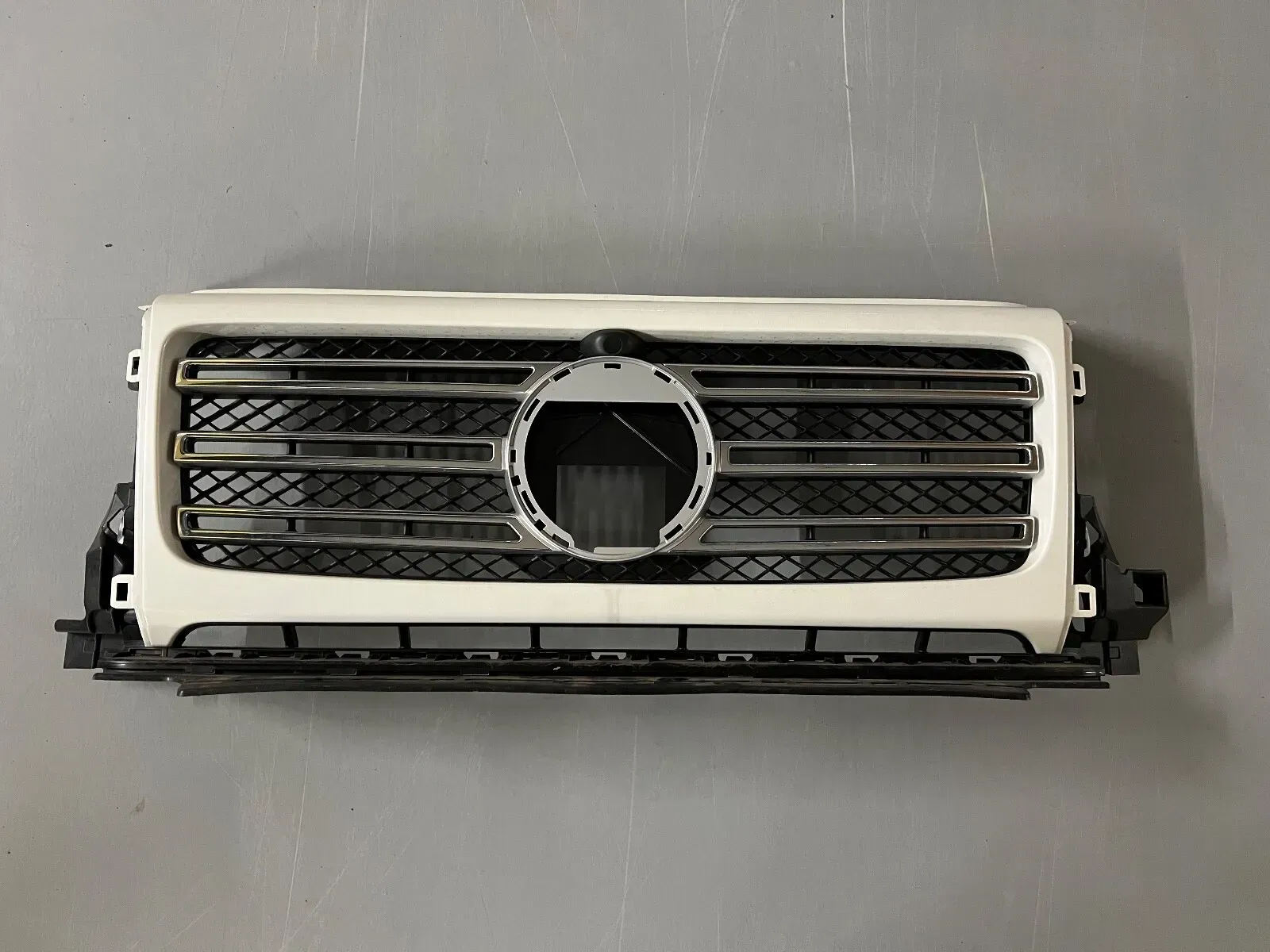 Mercedes-Benz G-Class W463 White Radiator Grille A4638880400 NEW