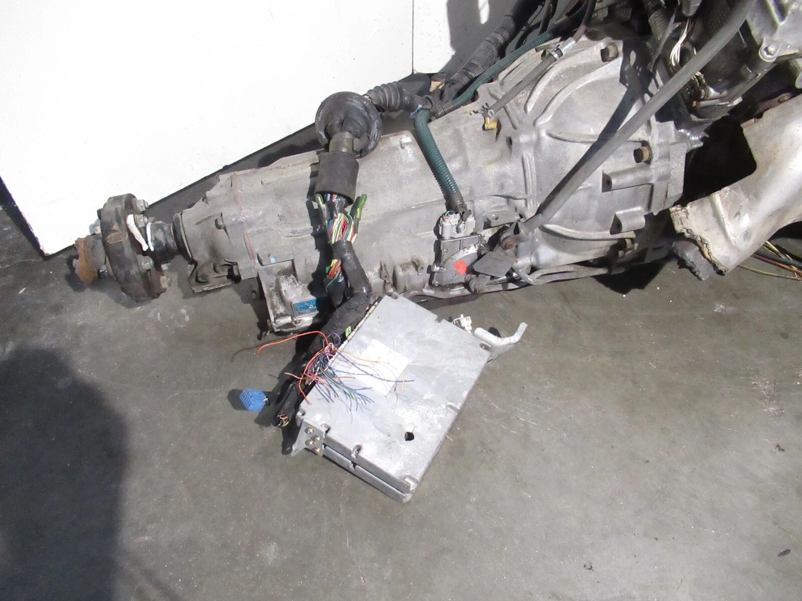 Second image of JDM Toyota 1GZ-FE 5.0L V12 Engine Assembly